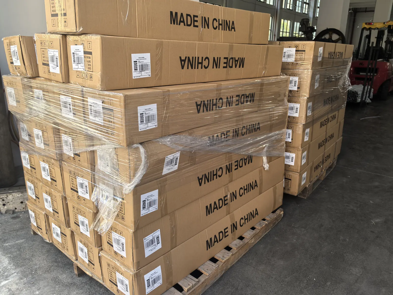 Export cartons packed on pallets inside the CleanSystem Pro factory