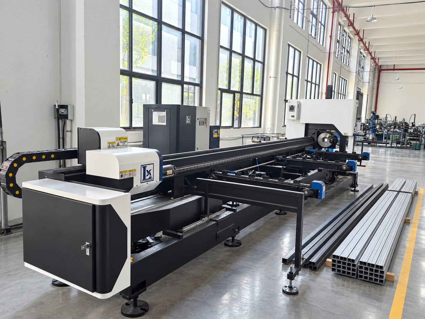 Tube processing equipment inside the CleanSystem Pro factory